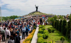 На День Перемоги на вулиці вийшли близько 20 тисяч черкащан (фото- і відеорепортаж)